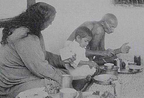 Paramhansa Yogananda, boy, and Gandhi, August 27, 1935